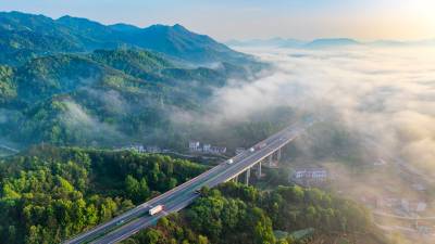 英山：交通畅 乡村兴
