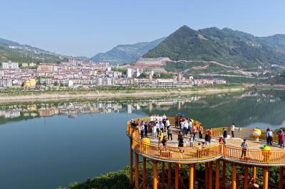 徜徉三峡橙谷 乐享周末时光