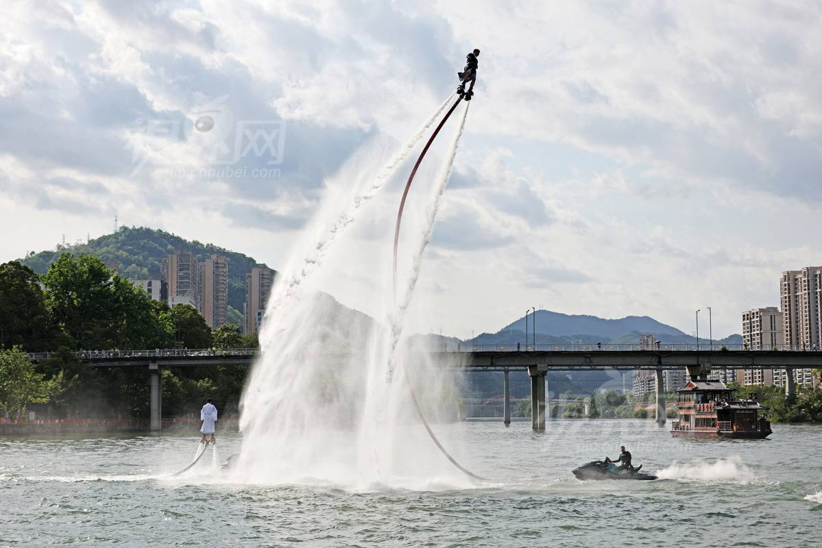 986197