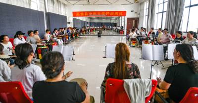 嘉鱼县老年大学鼓点阵阵 琴声悠扬