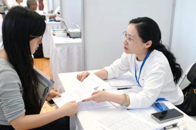 湖北通城：带编带岗进高校揽才（客户端采稿）