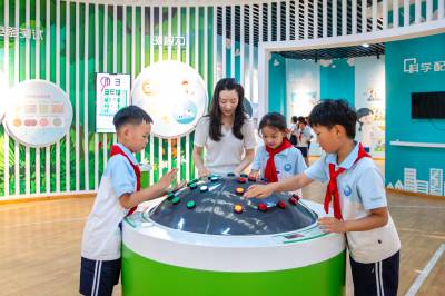 湖北襄阳：学习护眼知识