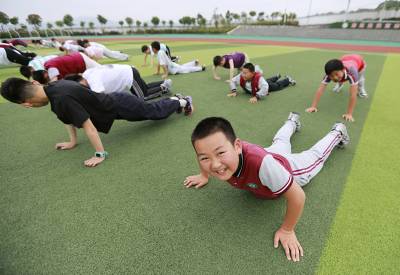 体育课不“放羊”，老师们上赛场！