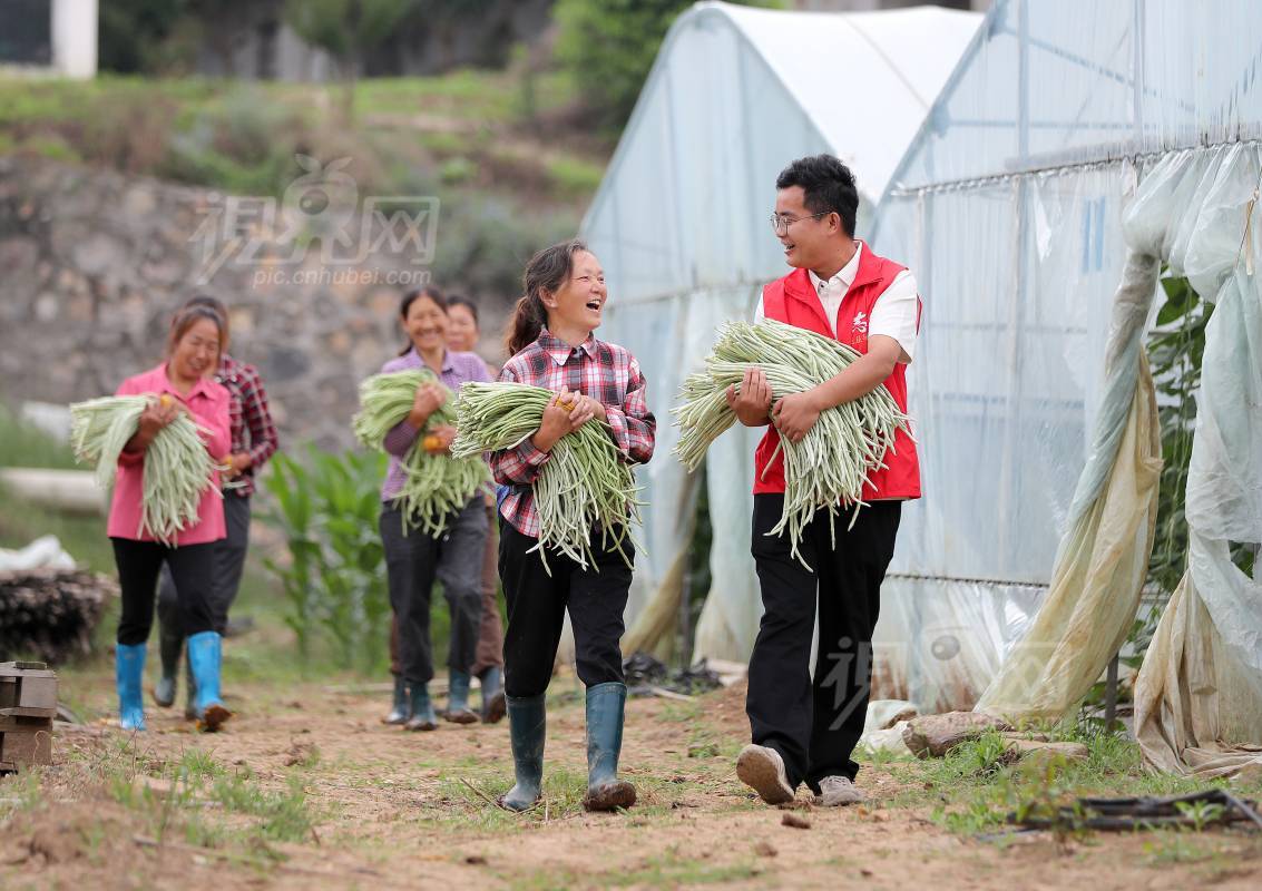 992130