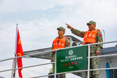 湖北秭归：长江卫士民兵守护三峡库区一江碧水