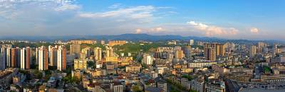 湖北恩施：夏日城市风光