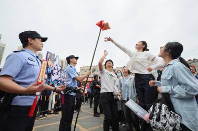 高考拉开帷幕 送考氛围拉满（客户端采稿）
