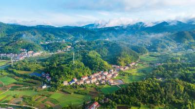 英山：田园山村入画来