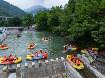 五道峡开漂  清凉迎客来（客户端采稿）