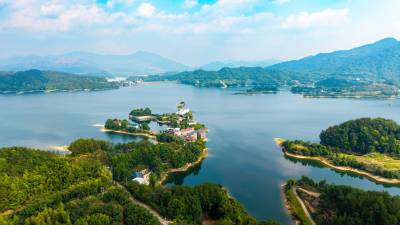 蕲春：湖清岸美乡村新
