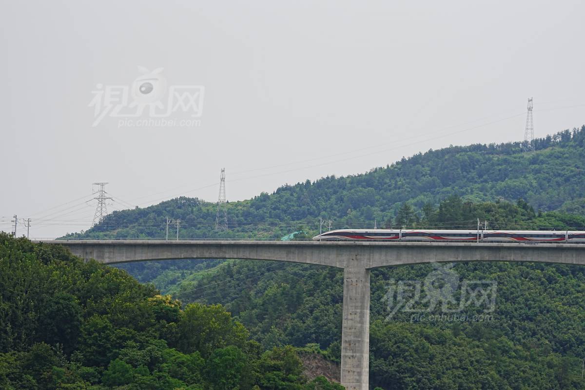 996257