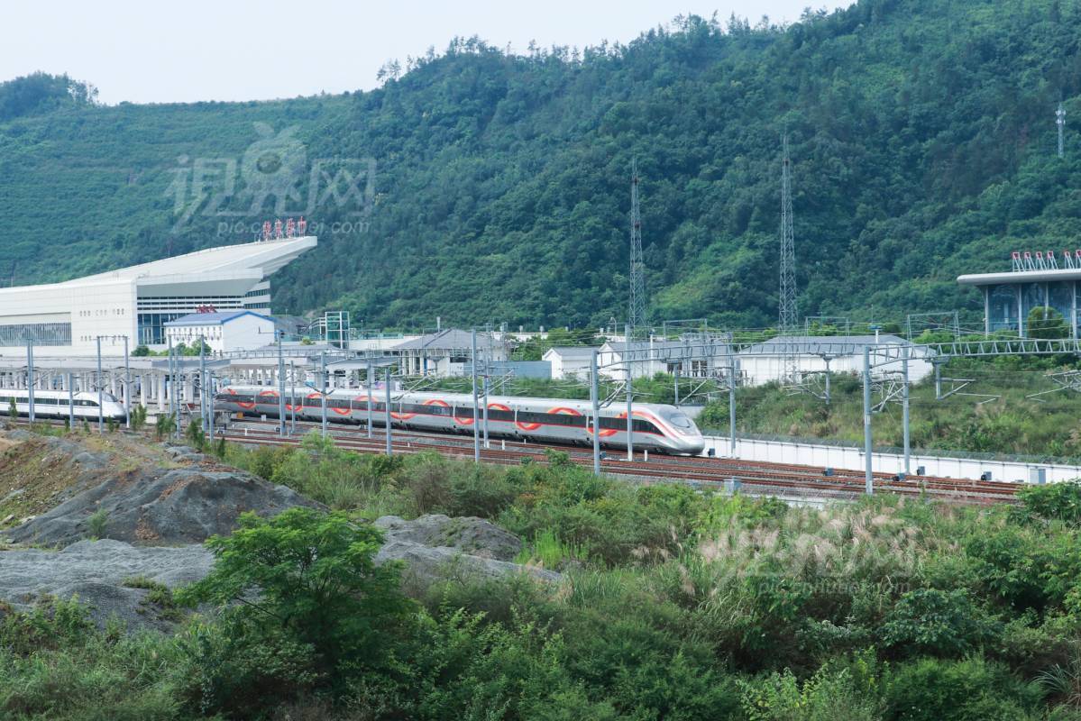 996315