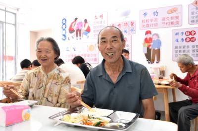 “幸福食堂”让老人尽享幸福“食”光