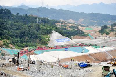 三峡水运新通道工程先行开挖区加紧施工作业