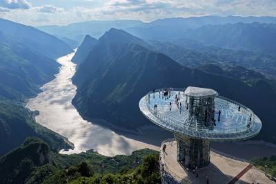 湖北巴东：金色巫峡引客来