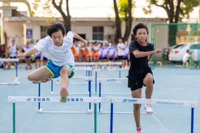湖北襄阳：田径训练充实暑期
