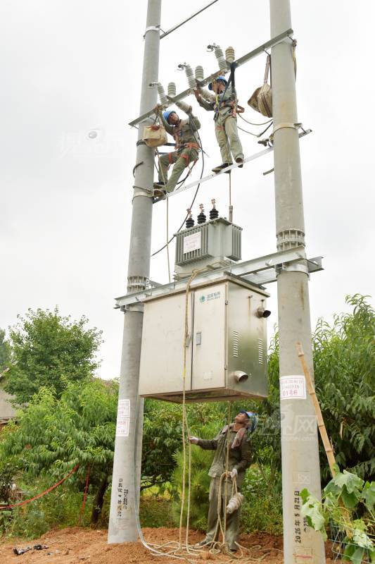 997960